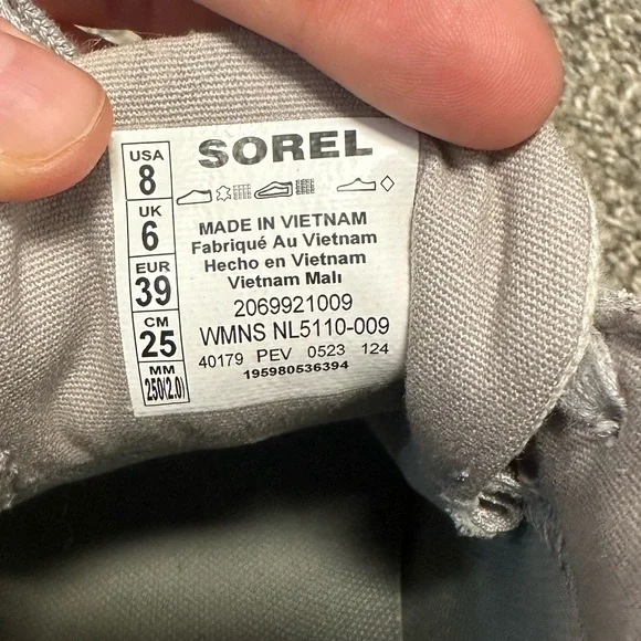 SOLD- Sz 8 NWOT Out N About Women’s sneaker Sorel waterproof - Picture 5 of 9